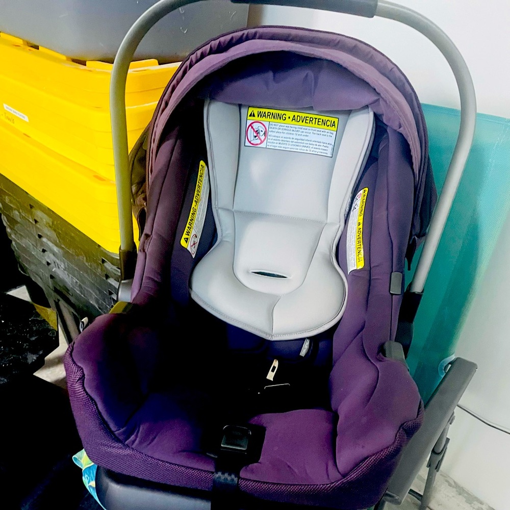 NANU convertible car seat